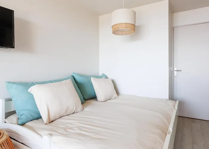 Vue - Piscine - Tennis - Clim Apartman Cannes