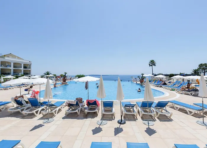 Vue - Piscine - Tennis - Clim Cannes